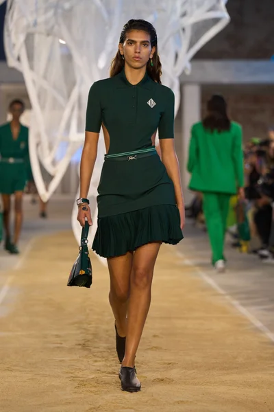 Look 32